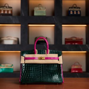Hermès Birkin 25 HSS Special Order Verde Fiance & Rose Scheherazade Gold Hardware Alligator Pre-Owned - Exotic Boutique Dubai