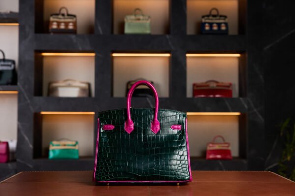 Hermès Birkin 25 HSS Special Order Verde Fiance & Rose Scheherazade Gold Hardware Alligator Pre-Owned - Exotic Boutique Dubai