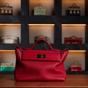 Authentic Hermès 24/24 29 bag in Rouge Piment and Rouge Vif Togo and Swift leather with gold hardware – new full set luxury handbag available in Dubai